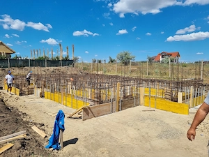 TEREN 1000 MP + Fundatie + Proiect   Bariera PUIEȘTI (LIVADA) - imagine 2