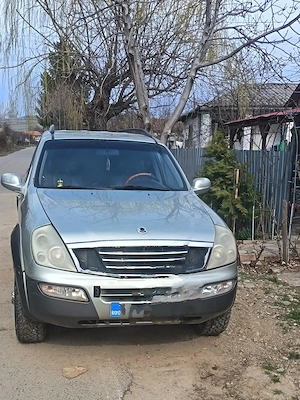 Vând suv rexton - imagine 3