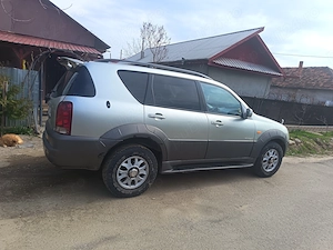 Vând suv rexton