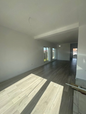 Duplex Mosnita 4 camere 2 bai Asfalt Toate utilitatile - imagine 5