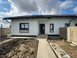 Duplex pe parter cu 3 camere 112.000