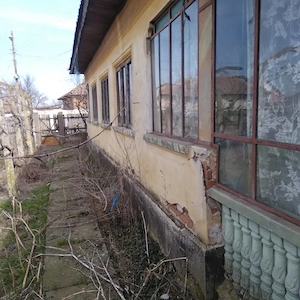 Casă  mare de vânzare 