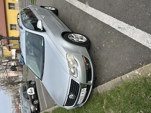 Vând Volkswagen Passat B6