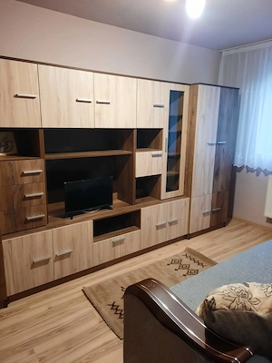 Inchiriez Garsoniera zona Rogerius