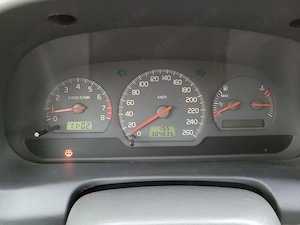 Vand autoturism Volvo S 40 din 2002, motorizare 1,6 benzina cu instalatie GPL, km 304.835 - imagine 4