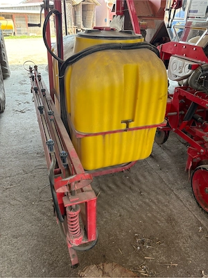 Mașină de erbicidat - imagine 2