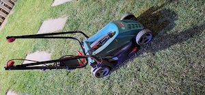 Mașina tuns iarba electrică Bosch