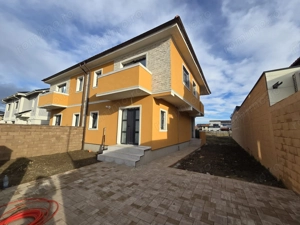 Duplex Modern P+E Moșnița Nouă | Locație Excelentă | Toate Utilitățile