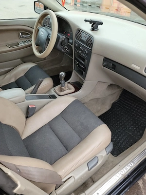 Vand autoturism Volvo S 40 din 2002, motorizare 1,6 benzina cu instalatie GPL, km 304.835 - imagine 8