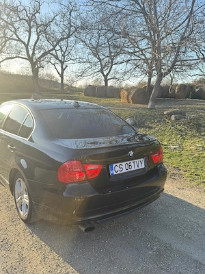 Vând BMW E90 d FACELIFT din 2010 mașina merge foarte bine  - imagine 3