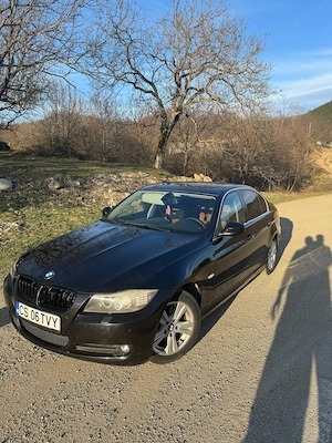 Vând BMW E90 d FACELIFT din 2010 mașina merge foarte bine  - imagine 2