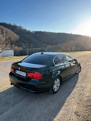 Vând BMW E90 d FACELIFT din 2010 mașina merge foarte bine  - imagine 4