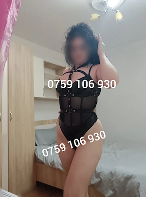 "Bruneta creață" piercing in limbă 