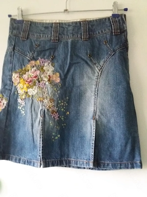 Fustă mărimea 40,marca Giorgia & Johns	