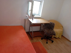 Ofer cameră de închiriat la casă