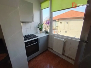Apartament cu 3 camere de vanzare in zona Soarelui - imagine 10