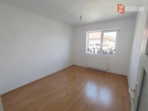 Apartament cu 3 camere de vanzare in zona Soarelui - imagine 3