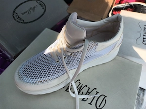 Vand adidasi de dama 