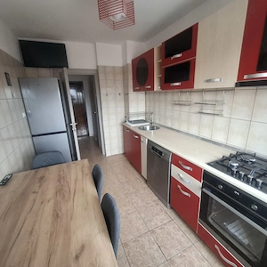 Inchiriez Ap3 camere renovat+loc de parcare Campia Liberatii sector3 zona IOR - imagine 1