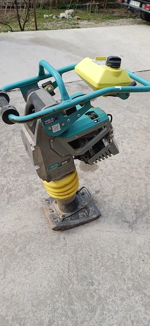 vand mai compactor Ammann ATR 68C in 4 timpi motor honda af. 2022 si placa compactoare bomag