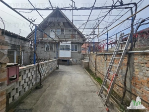 Casa 4 camere plus anexe zona gara Medgidia, Constanta