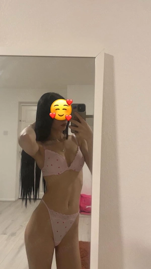 Roxy , drăguță  și perfectă pentru tine