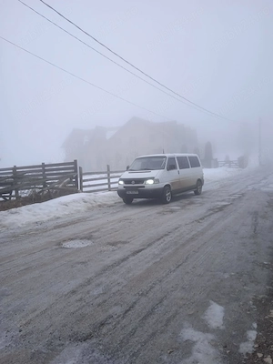 Vând Transporter T4  4+1 locuri autoritară în acte. - imagine 3