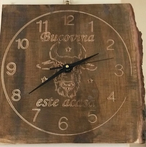 Ceasuri la comanda cu text si imagine din lemn