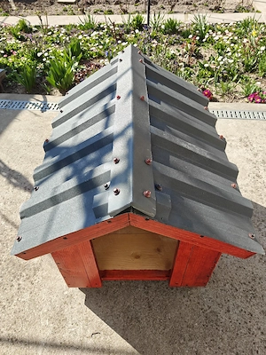 Cusca câine din scânduri groase 