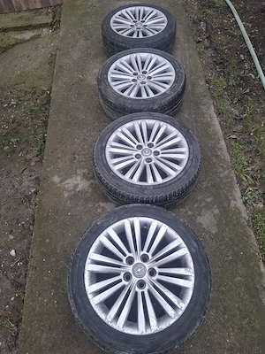Vând jante cu cauciucuri