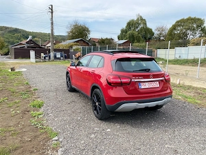 Mercedes-Benz GLA 180  - imagine 8