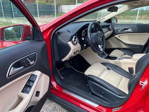 Mercedes-Benz GLA 180  - imagine 4