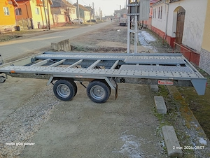 Remorcă platformă auto de vânzare.