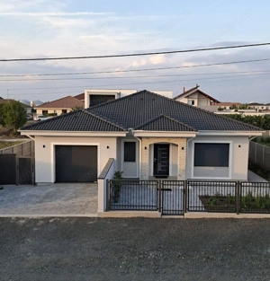 Locuinta individuala cu garaj- in stil mediteranean