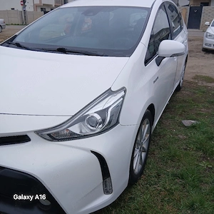 toiota prius +  - imagine 2