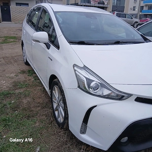 toiota prius +  - imagine 8