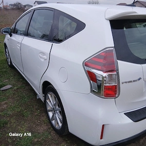 toiota prius +  - imagine 4