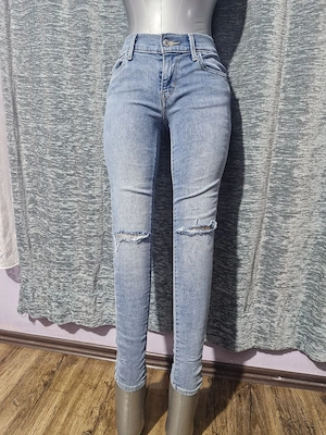 Levi's-blugi femei masurati in poze 