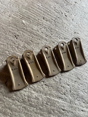 Dinti pentru cupă excavator. - imagine 3