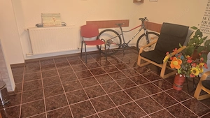 Vand garsoniera decomandata in Deva, zona Zamfirescu, parter, scurgeri separate la bucatarie si baie - imagine 3