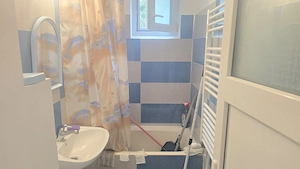Vand garsoniera decomandata in Deva, zona Zamfirescu, parter, scurgeri separate la bucatarie si baie - imagine 6
