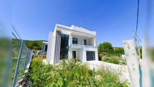 Casa Individuala | Roata Faget | Vitraje ample - imagine 20