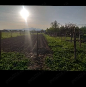 Vând teren intravilan 