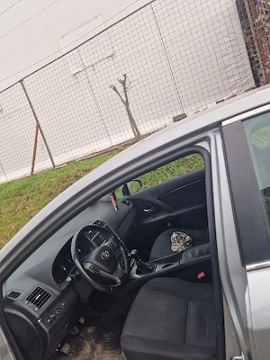 toyota avensis  - imagine 7