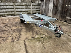 Trailer Categoria B nou Blyss