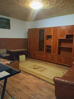 Vand apartament la casa parter zona Sinaia
