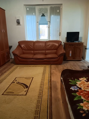 Vand apartament la casa parter zona Sinaia - imagine 2