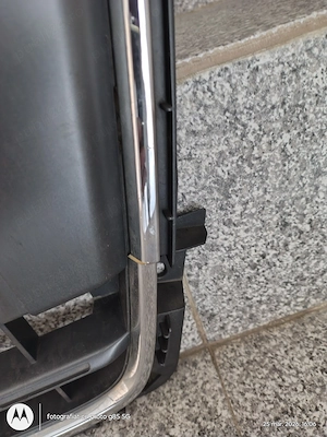 Grila radiator Audi A4 B8 ( 2009-2012 ) cu defect - imagine 2