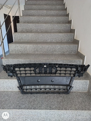 Grila radiator Audi A4 B8 ( 2009-2012 ) cu defect - imagine 3