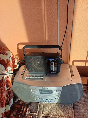 Radiocasetofon Sony și Radio Panasonic 